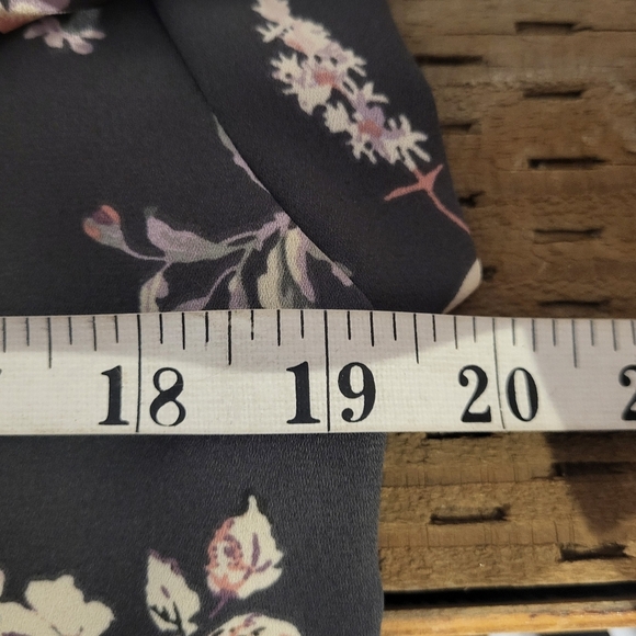 Reitman's Floral Print Blouse - Picture 5 of 5